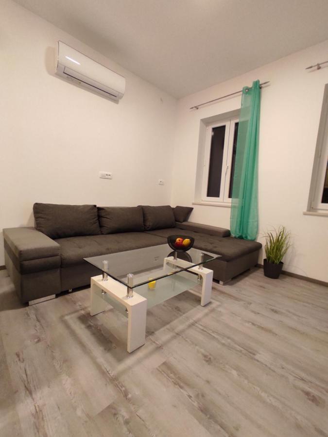 Apartment Ravnice Omiš Kültér fotó